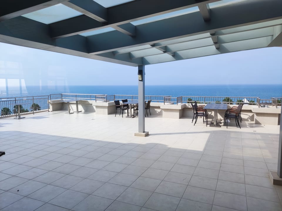 Gastro Adora Hotel & Resort