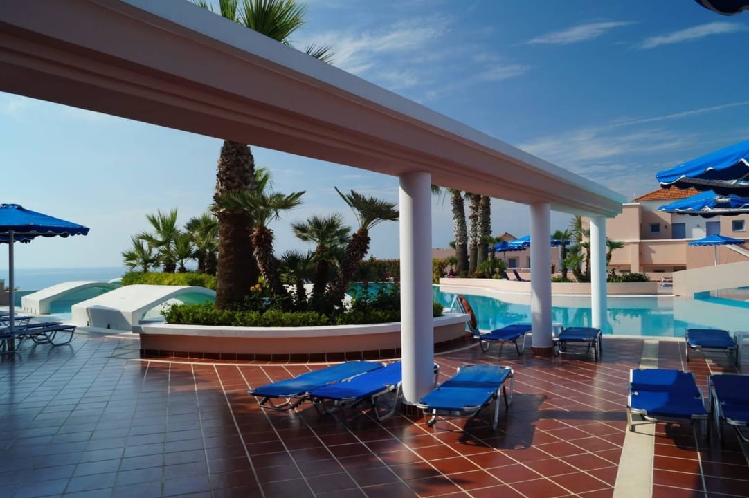 Przy basenie Mitsis Rodos Village