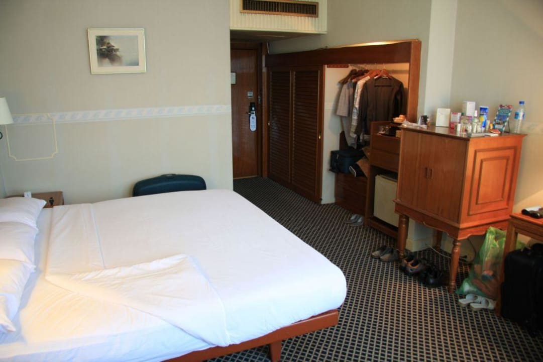 Zimmeransicht vom Fenster The Tawana Bangkok