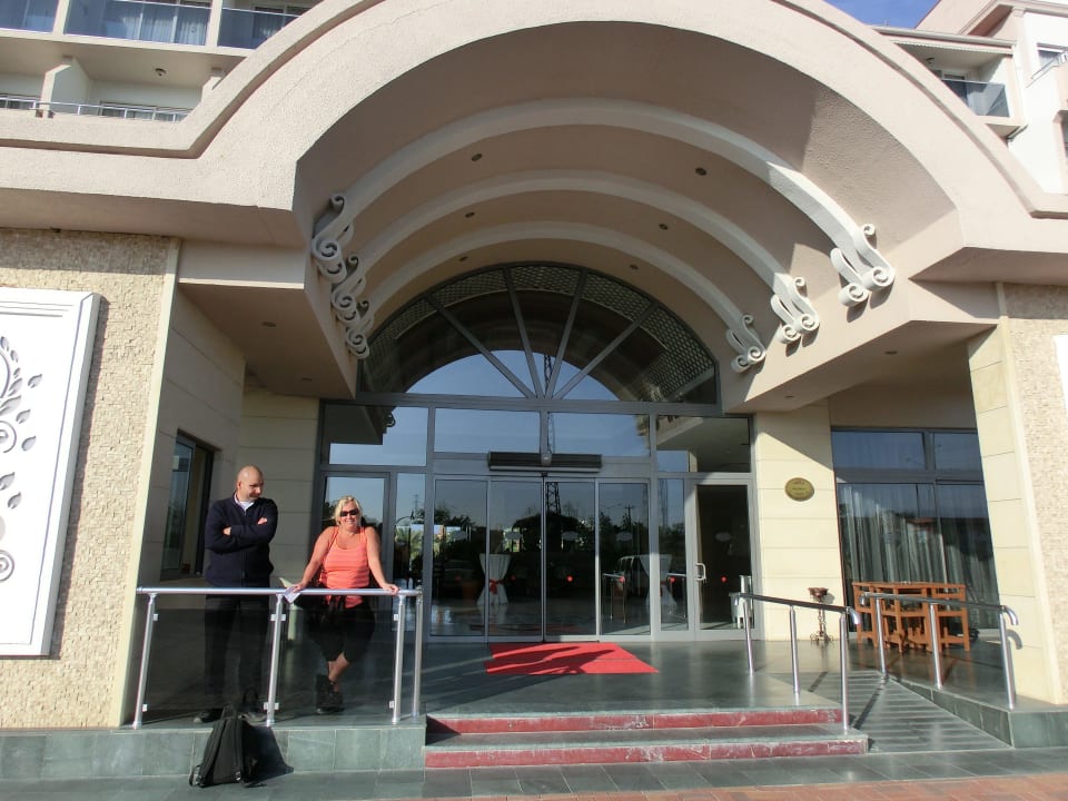 Eingang Seaden Corolla Hotel