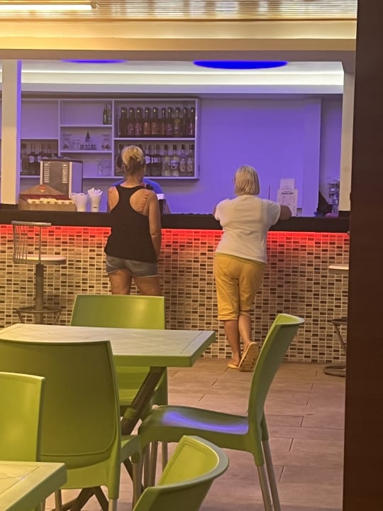 Gastro Oji Beach Hotel