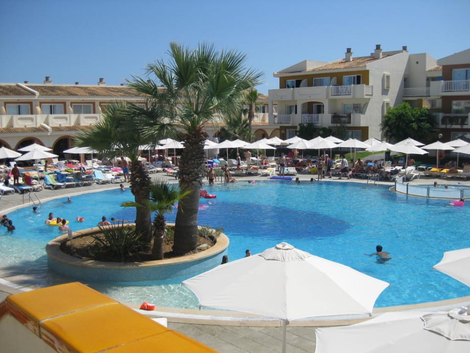 La deuxieme piscine  blau punta reina