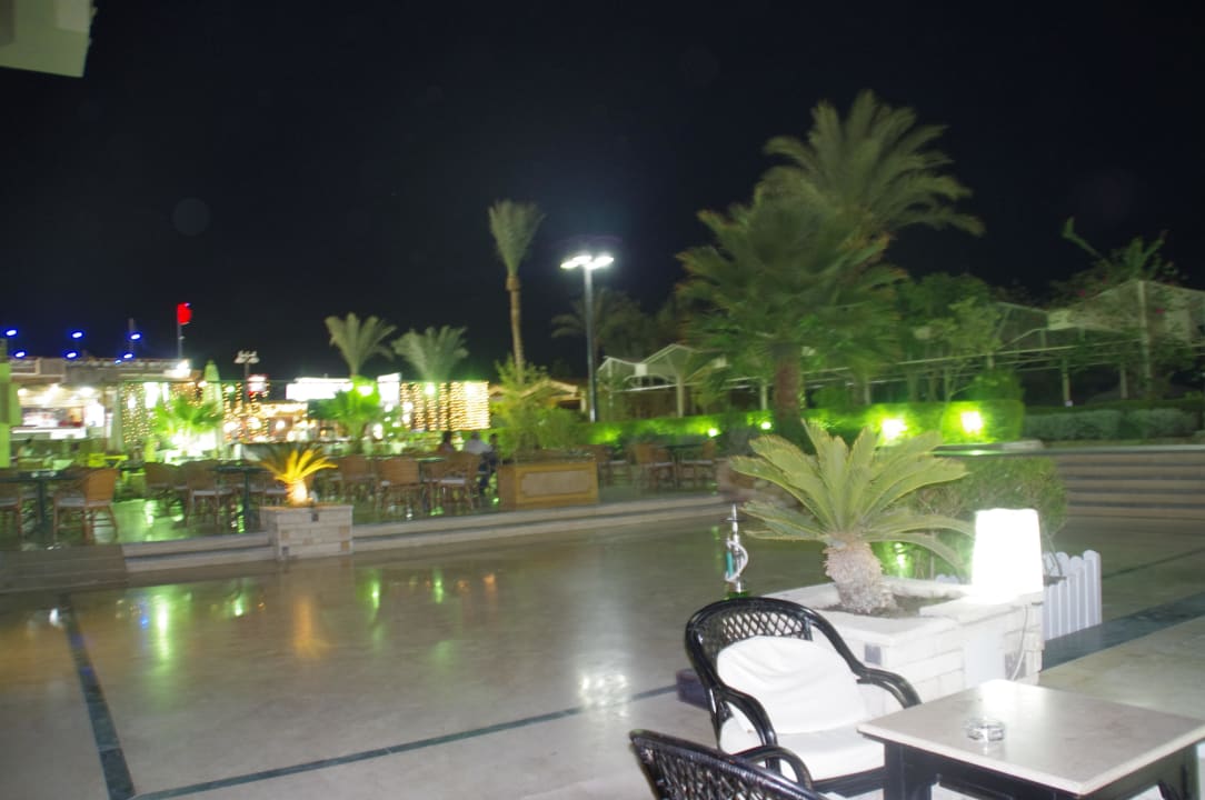 Терраса у отеля Cataract Layalina Hotel Naama Bay