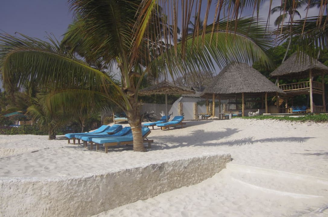 Liegen am Strand Hotel WaterLovers Beach Resort