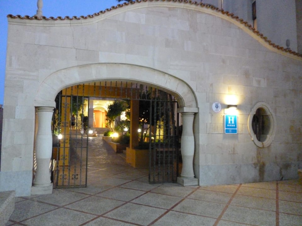 Hoteleingang Universal Hotel Cabo Blanco - Adults Only