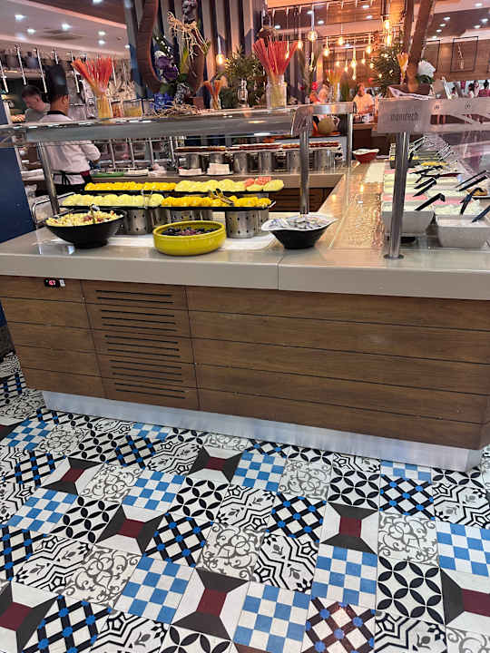 Gastro Saturn Palace Resort Hotel