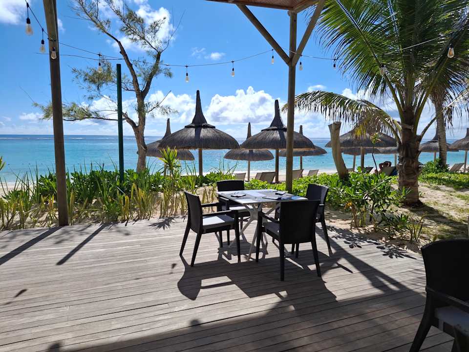 Strand Crystals Beach Resort Belle Mare, a member of Radisson Individuals