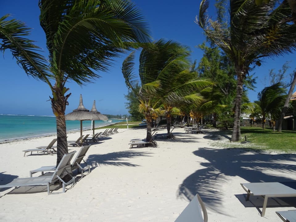 Strand Crystals Beach Resort Belle Mare, a member of Radisson Individuals