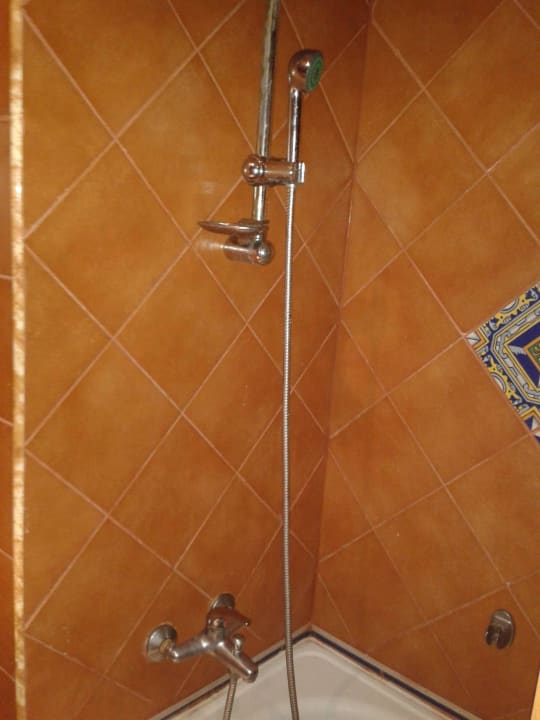 Dreckig wird geputzt gegen Aufgeld Hotel Atrium Beach