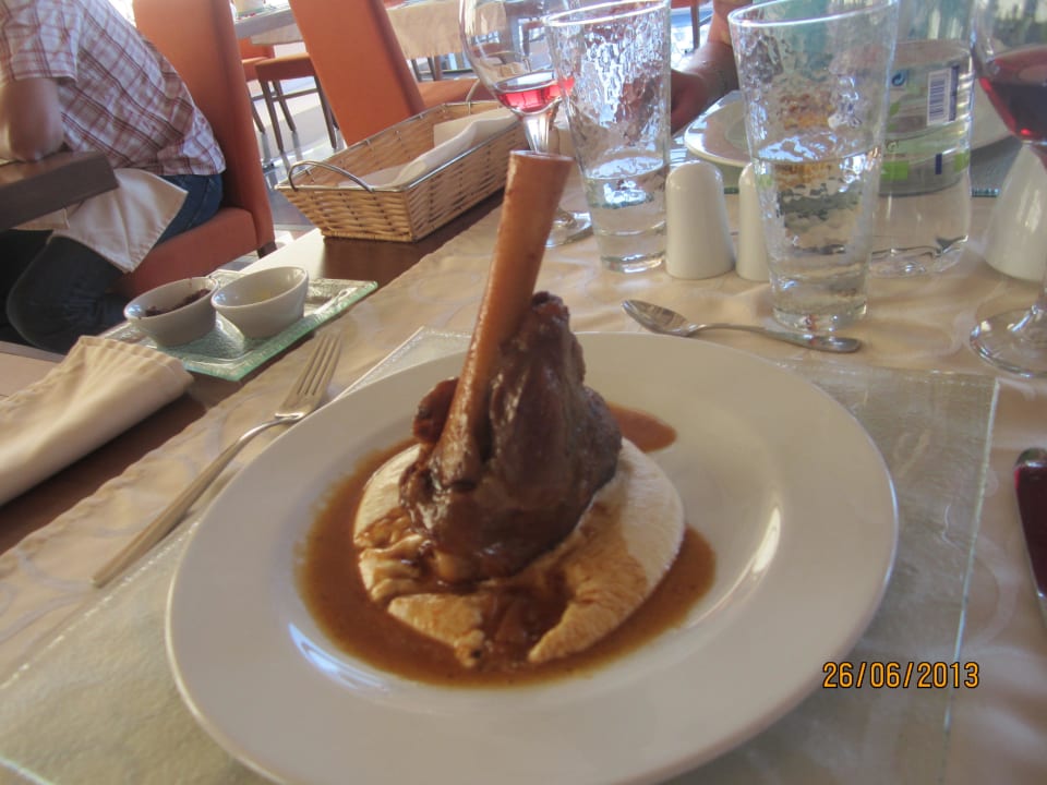 Hauptspeise im À-la-carte-Restaurant Grand Hotel Holiday Resort