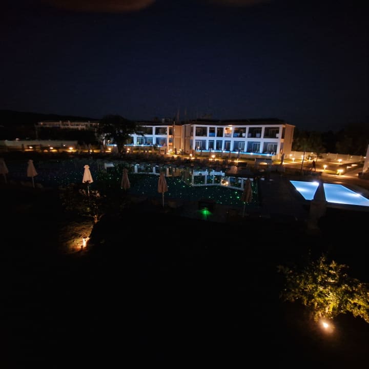 Außenansicht Acharavi Beach Hotel