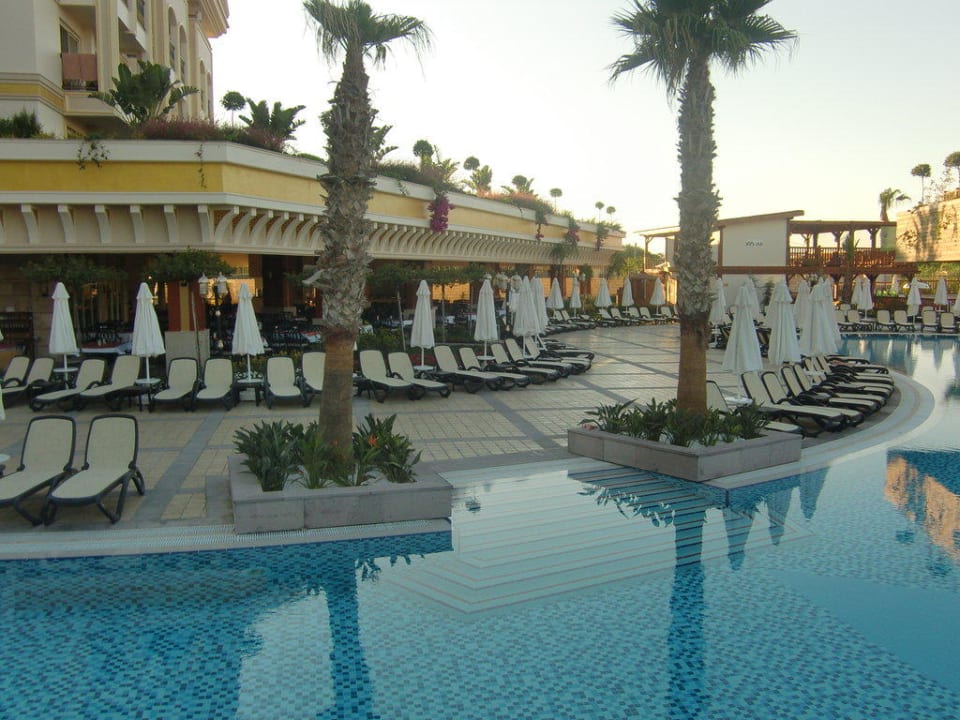 Pool und Terrasse Restaurant Diamond Excellence Resort & Spa