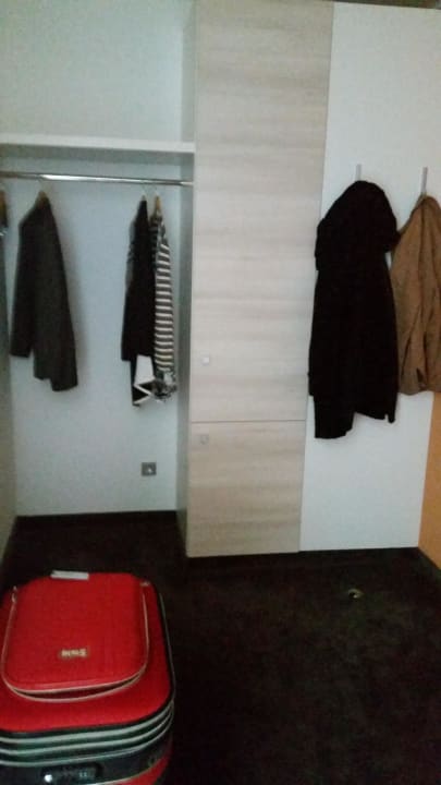 Überdimensionierte Garderobe H4 Hotel Münster City Centre