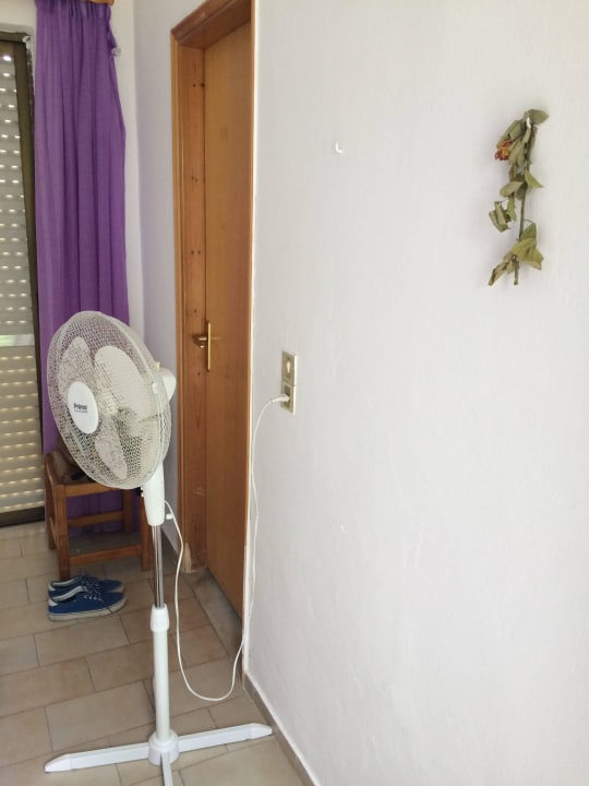 NO aria condizionata - ventilatore insufficiente Hotel Laura