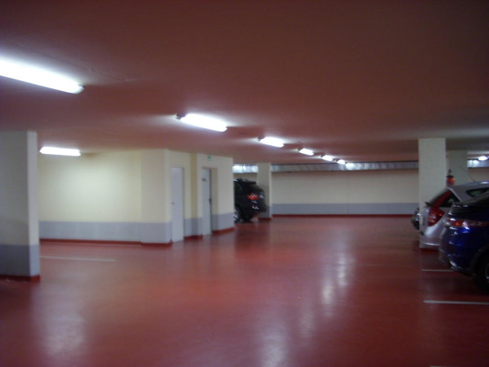 Garage Hotel Tirol