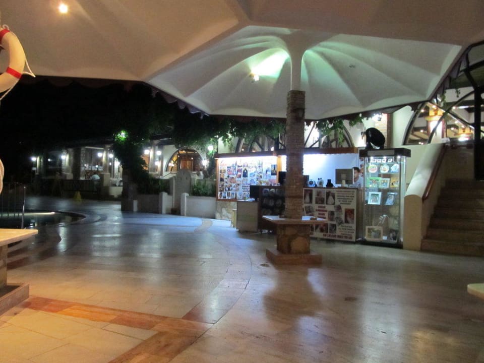 Anlage bei der Bar Ölüdeniz Beach Resort by Z Hotels