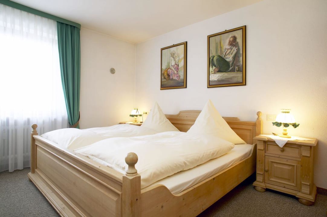 Schlafzimmer Ferienwohnungen Hellarwirt-Hues