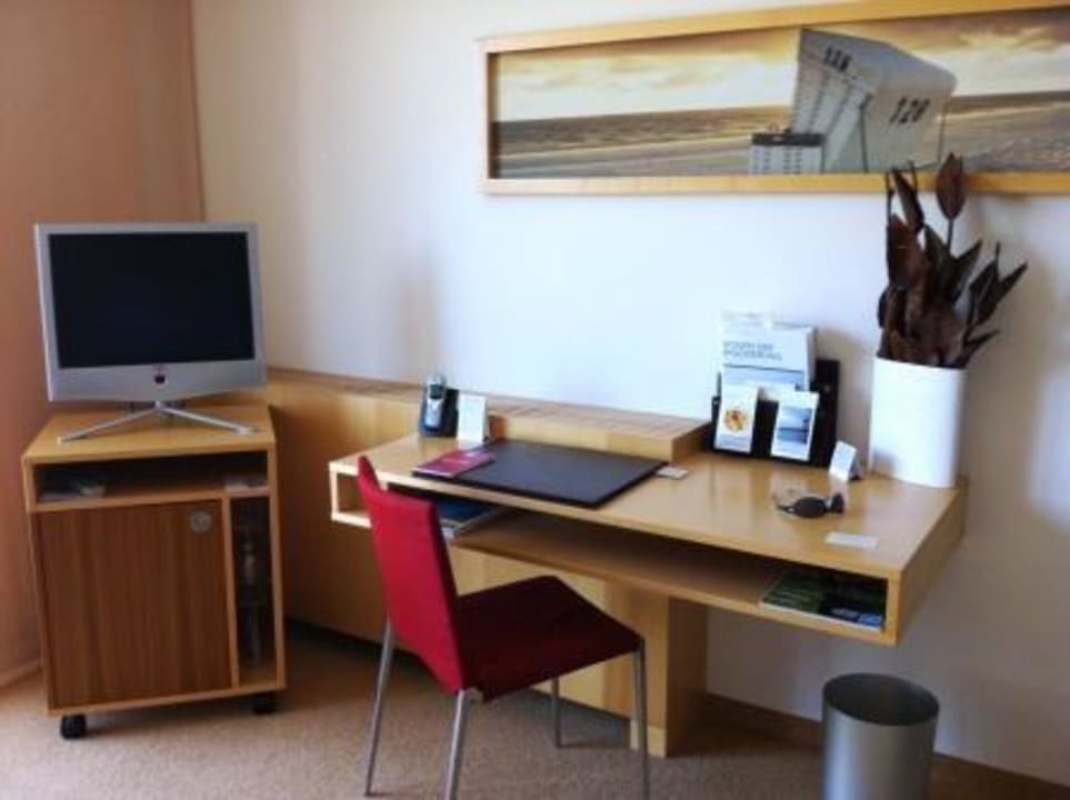 TV & Schreibtisch A-ROSA Travemünde