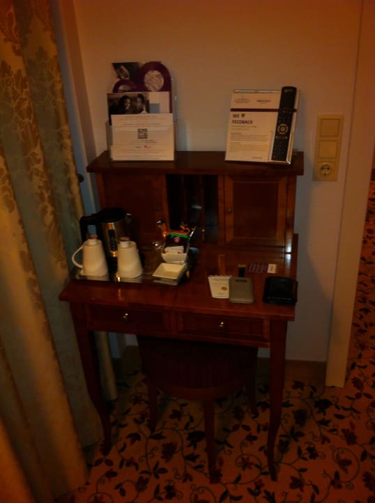 Sekretär Mercure Grand Hotel Biedermeier