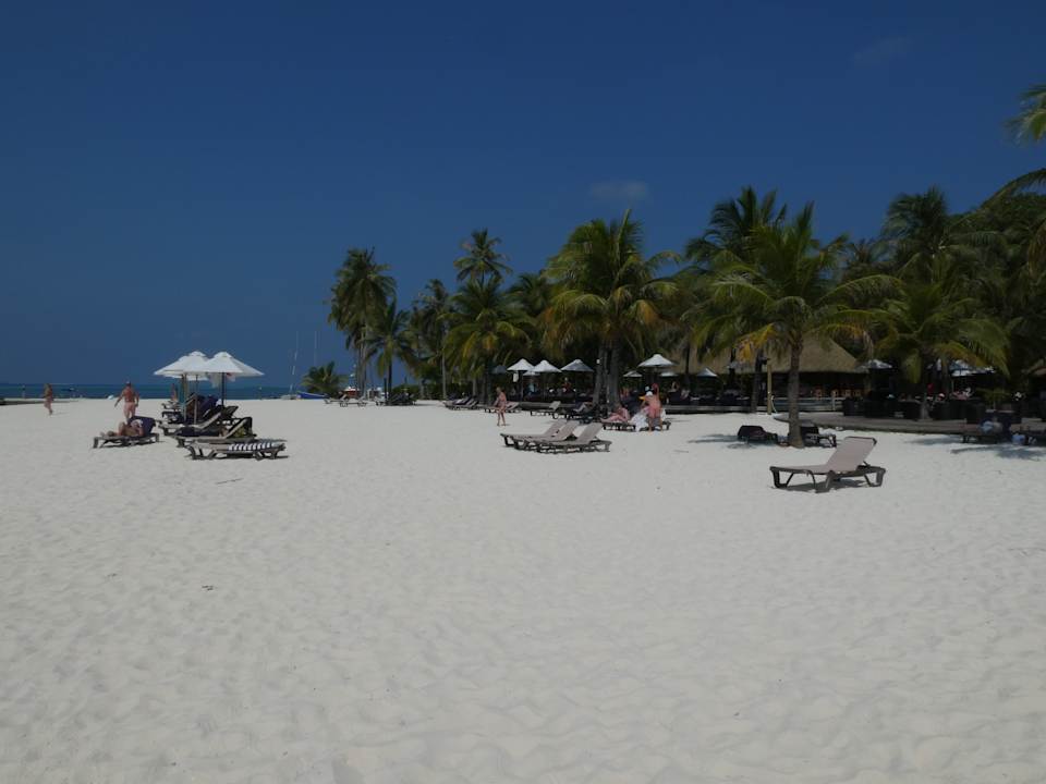 Strand Kuredu Island Resort & Spa