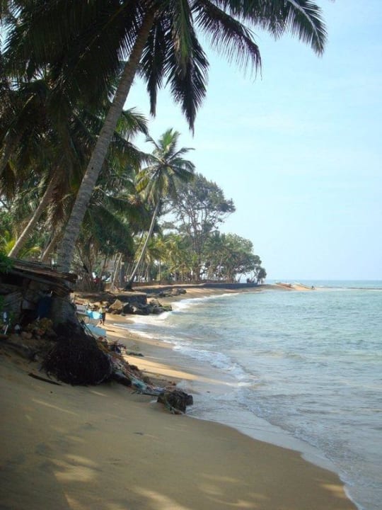 Vor dem Hotel Earl’s Reef Beruwala