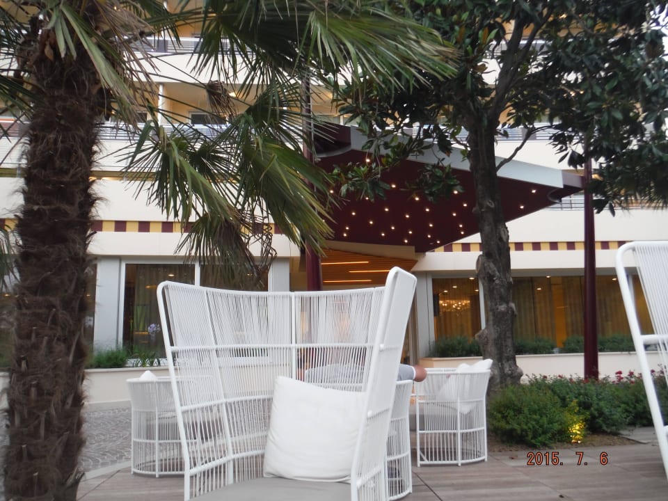 Raucherzone vor dem Hotel Laguna Park Hotel