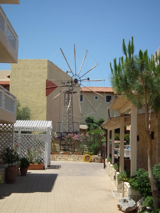 Gepflegte Hotelanlage Cactus Royal