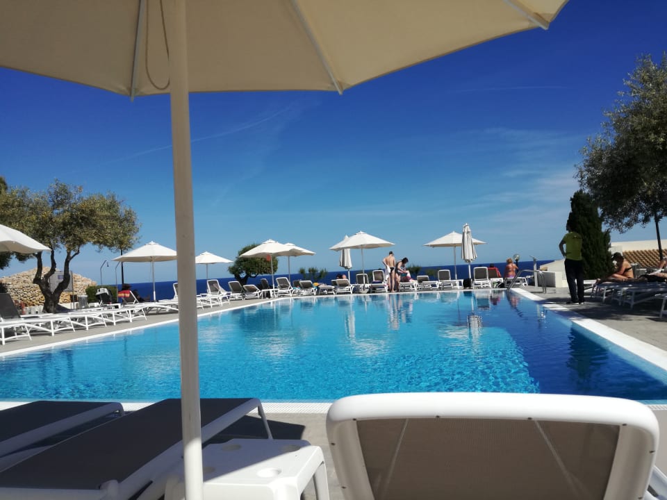 Pool blau punta reina