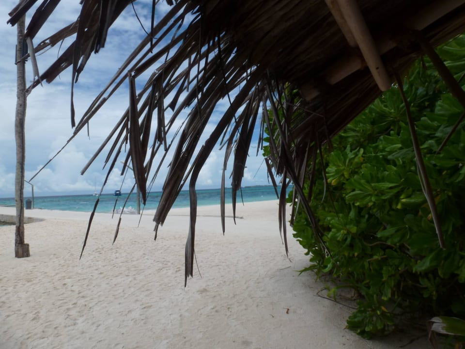 Türkises Meer und weißer Sand Kuredu Island Resort & Spa