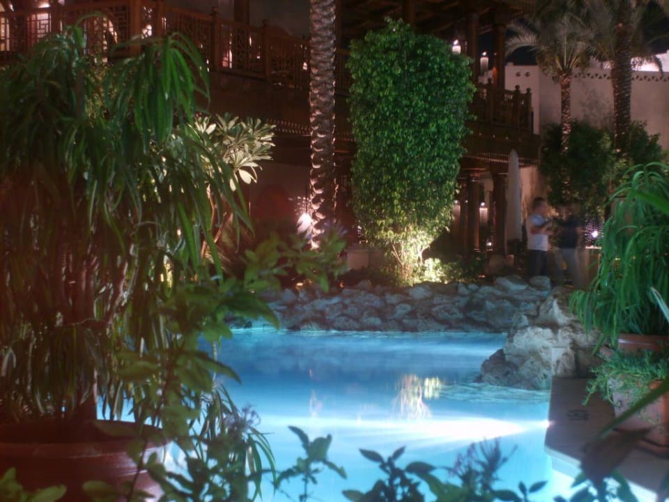 Beleuchteter Pool Ghazala Gardens