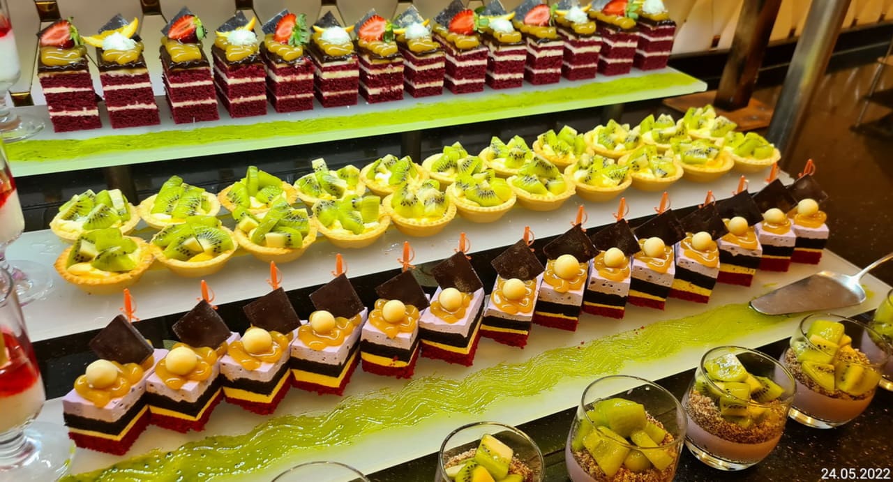 Gastro Azura Deluxe Resort & Spa Hotel