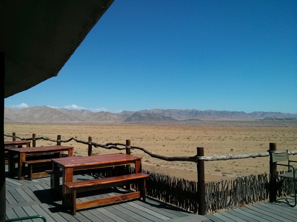 Restaurant aussen Tented Moon Mountain Lodge