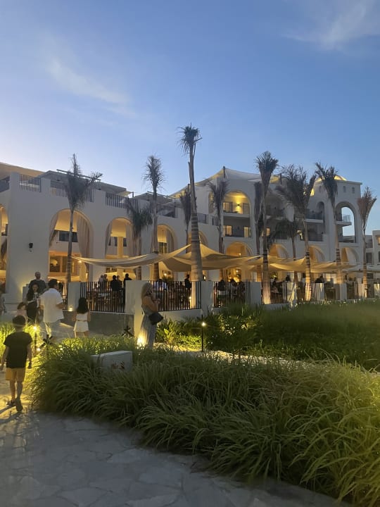 Gastro Serry Beach Resort