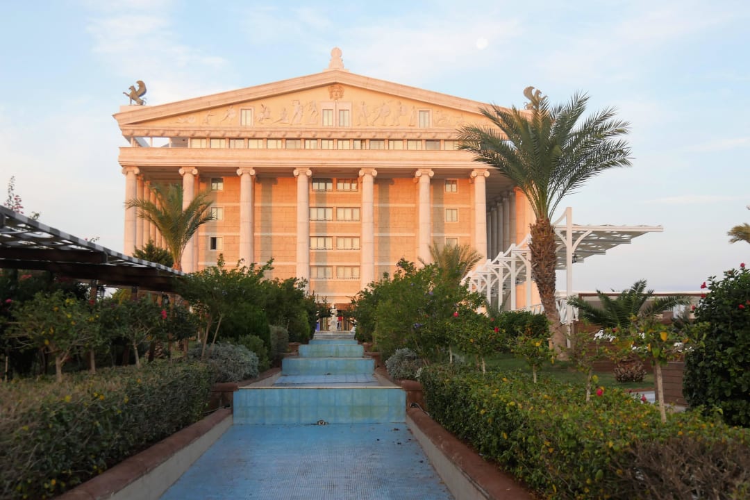 Blick auf das Hauptgebäude vom Kaya Artemis Kaya Artemis Resort