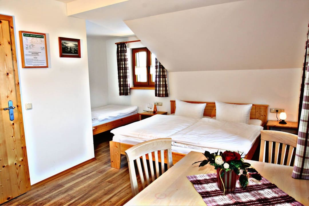 Dreibettzimmer im Arberschutzhaus Arberschutzhaus