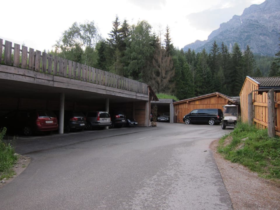 Überdachte Parkplätze PRIESTEREGG Premium ECO Resort