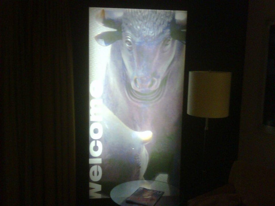 Mannshohes hinterleuchtetes Bild Essential by Dorint Frankfurt-Niederrad