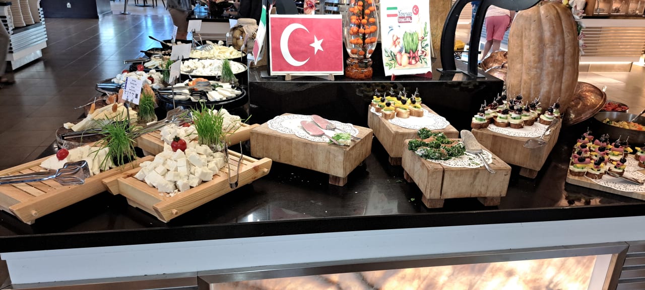 Gastro Limak Lara Deluxe Hotel & Resort