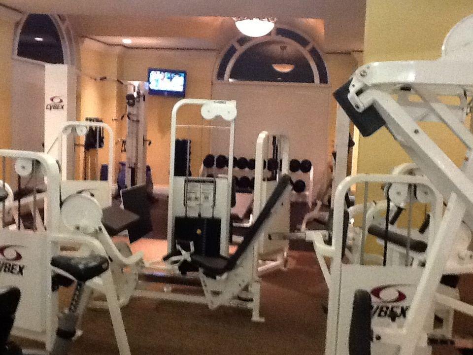 Kraftgeräte im Gym Hotel The Ritz-Carlton Key Biscane