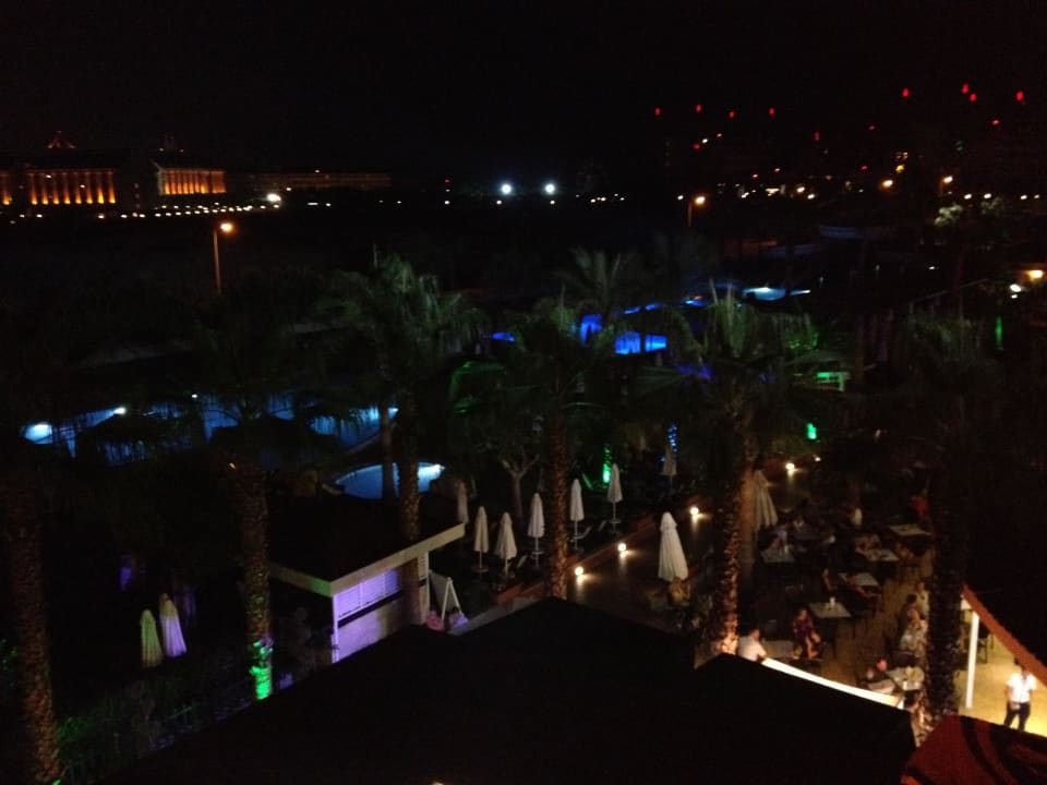 Pools bei Nacht Hane Family Resort