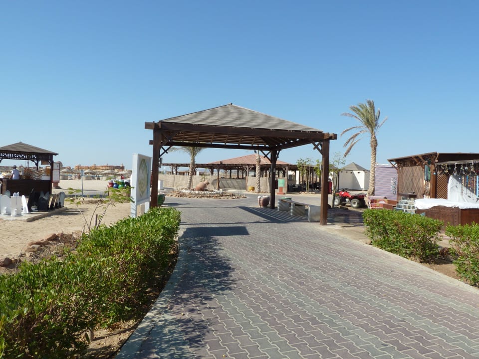 Weg zum Strand Hilton Marsa Alam Nubian Resort