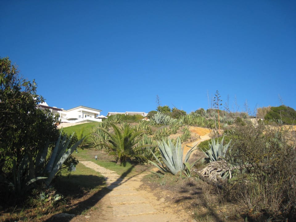 Steiler Pfad zum Strand und Lokal Hotel Clube Porto Mos