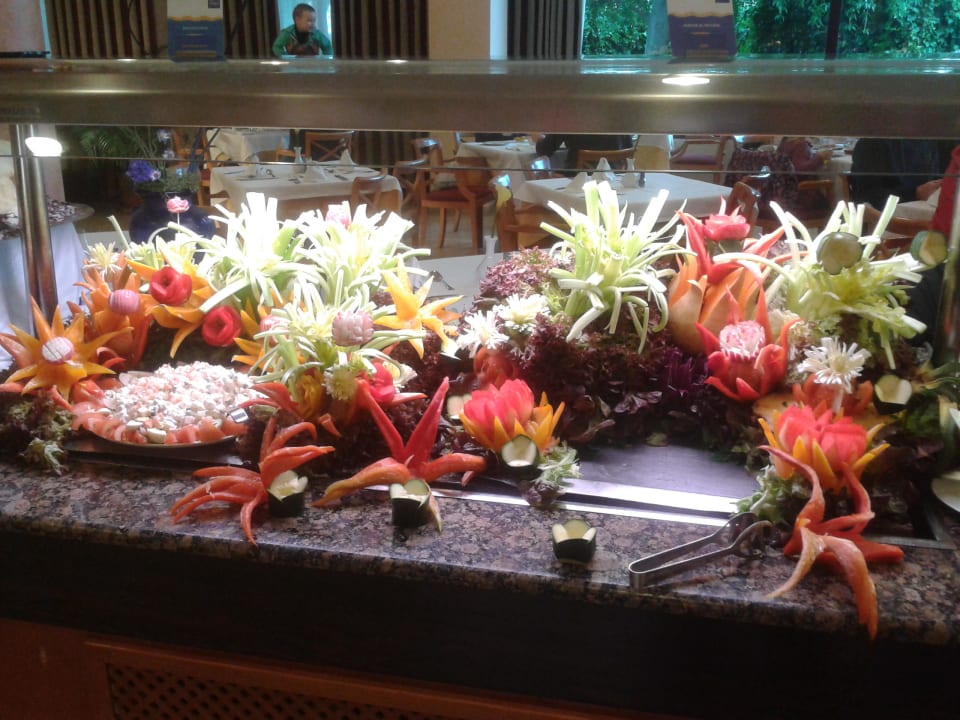 Salat Deko am Freitagabend allsun App.-Hotel Orient Beach