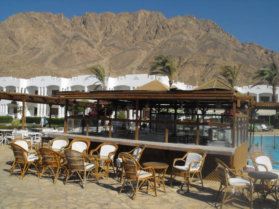 Poolbar am 1. Pool Happy Life Village