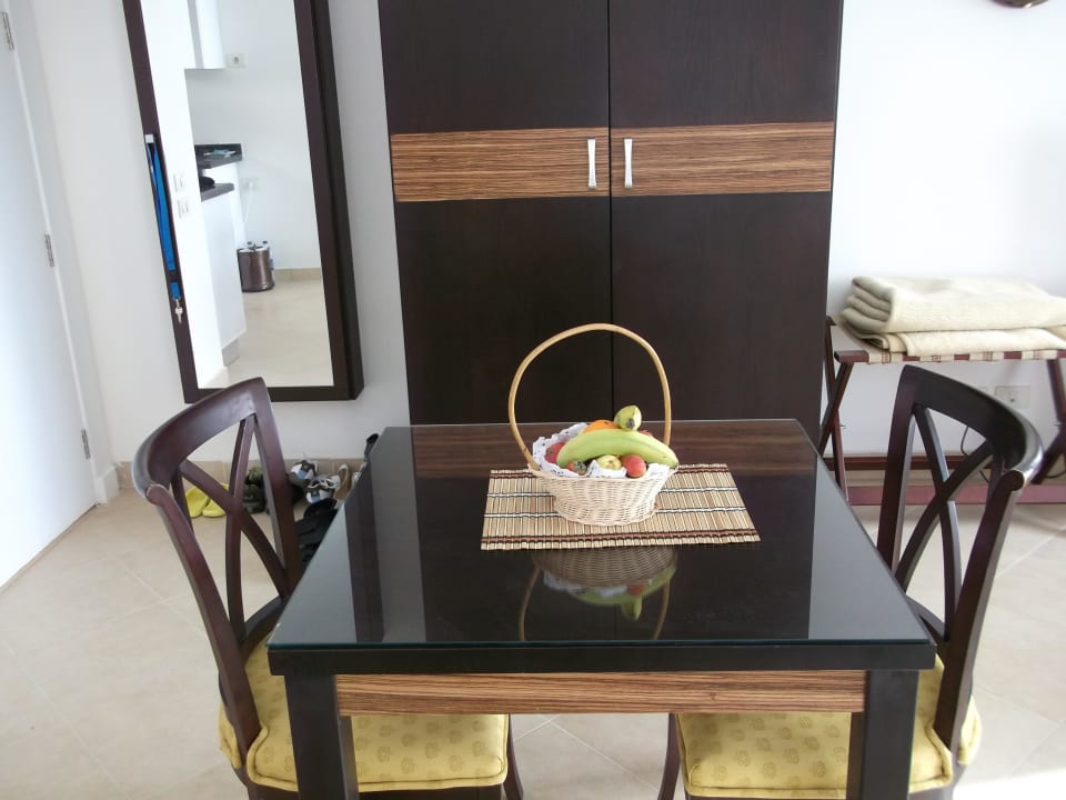 Essbereich im Studio Pyramisa Sunset Pearl Resort