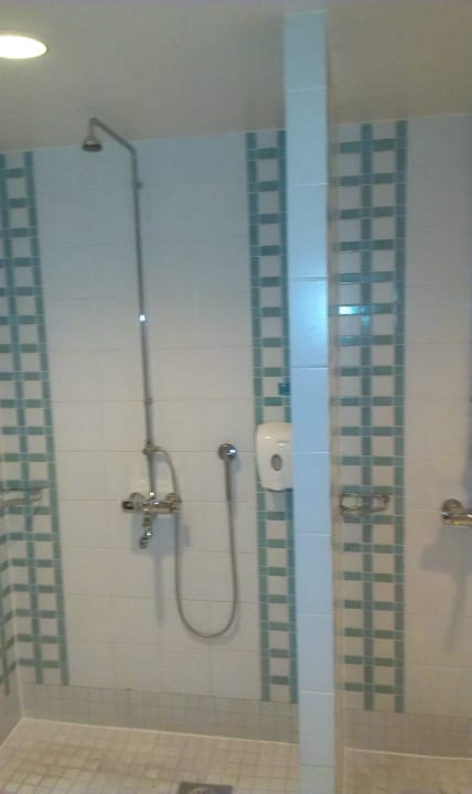 Dusche bei Sauna Hotel Sokos Vaakuna