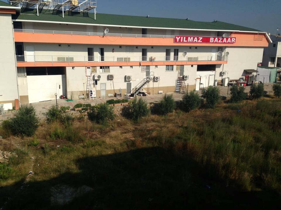 Zimmeraussicht auf Notquartier Opia Hotel