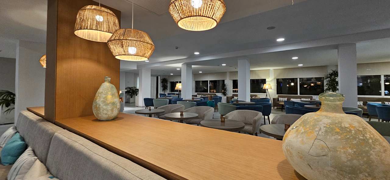 Lobby Universal Hotel Castell Royal