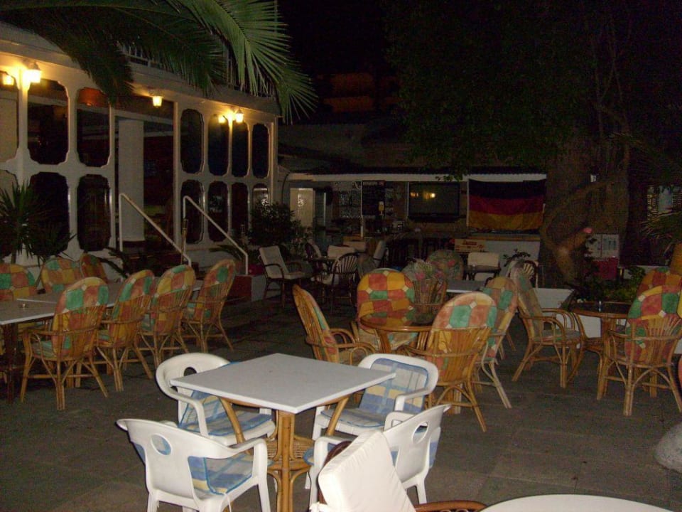 Gartenanlage Hotel Alce