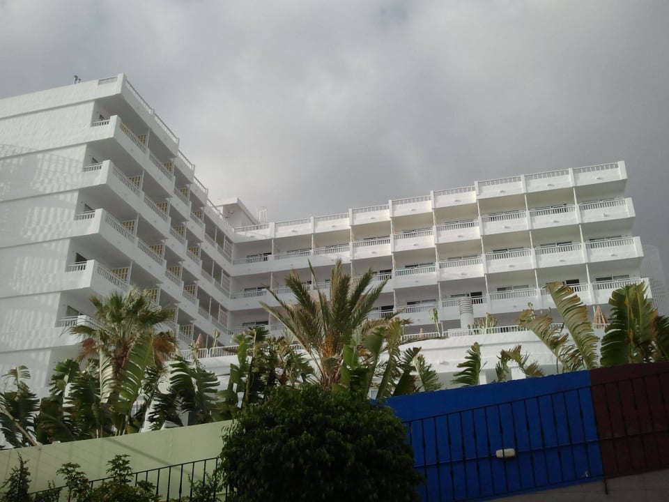 Blick vom Einkaufszentrum "La sandía" aufs Hotel Hotel Gold by Marina